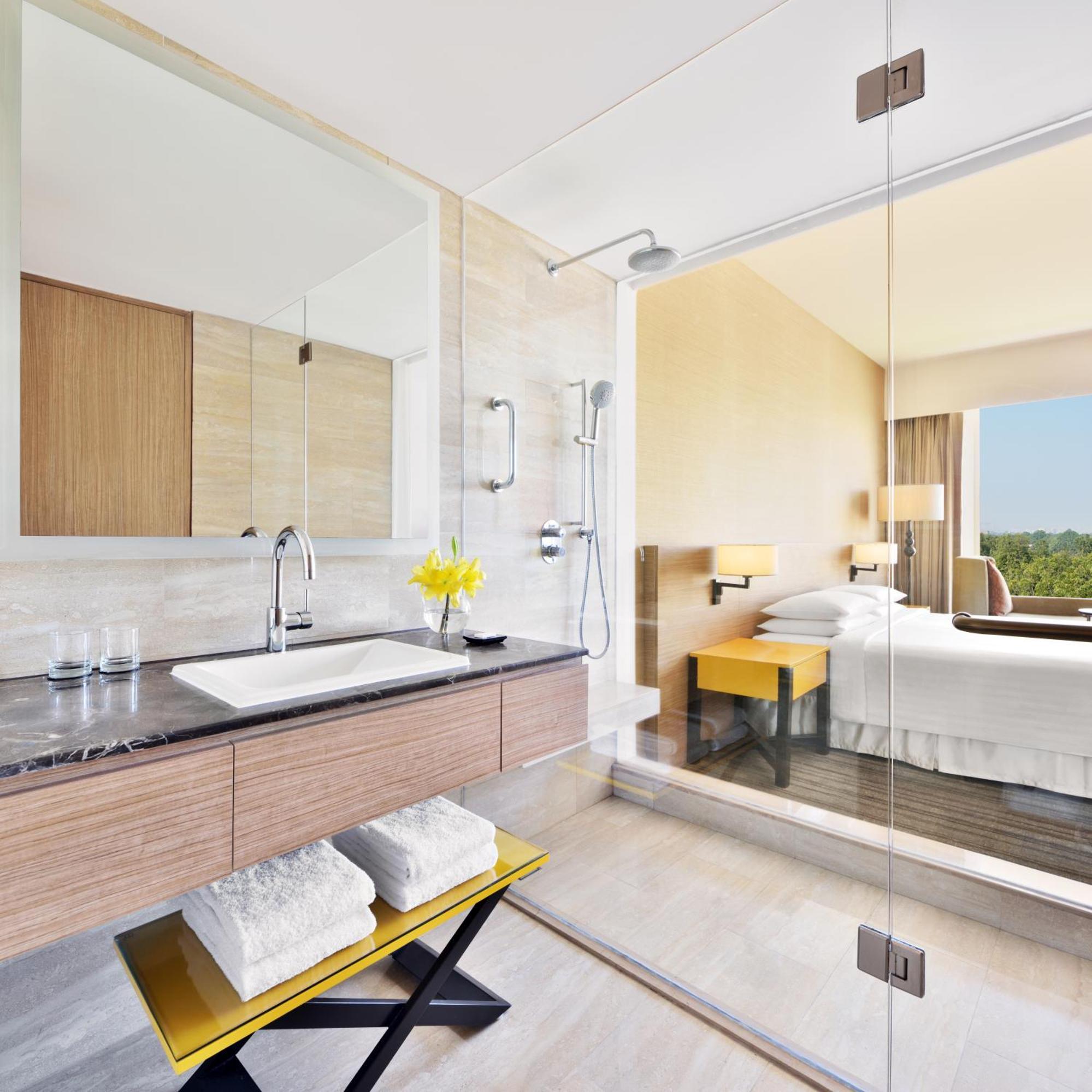 Courtyard By Marriott Bengaluru Outer Ring Road Hotel Buitenkant foto