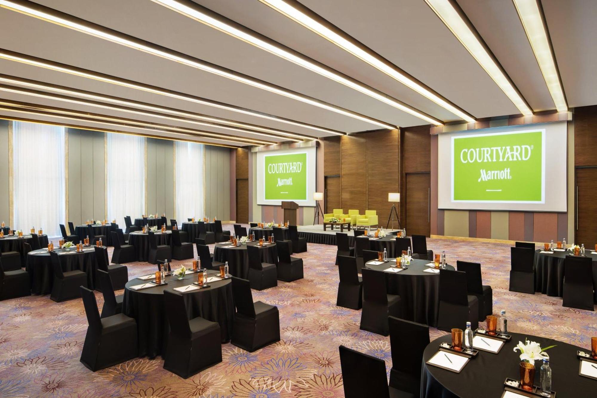 Courtyard By Marriott Bengaluru Outer Ring Road Hotel Buitenkant foto