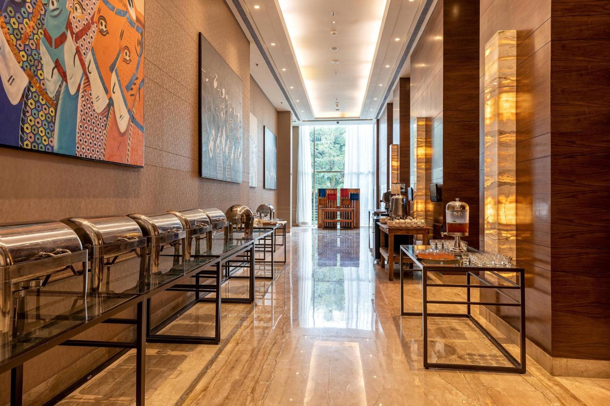 Courtyard By Marriott Bengaluru Outer Ring Road Hotel Buitenkant foto