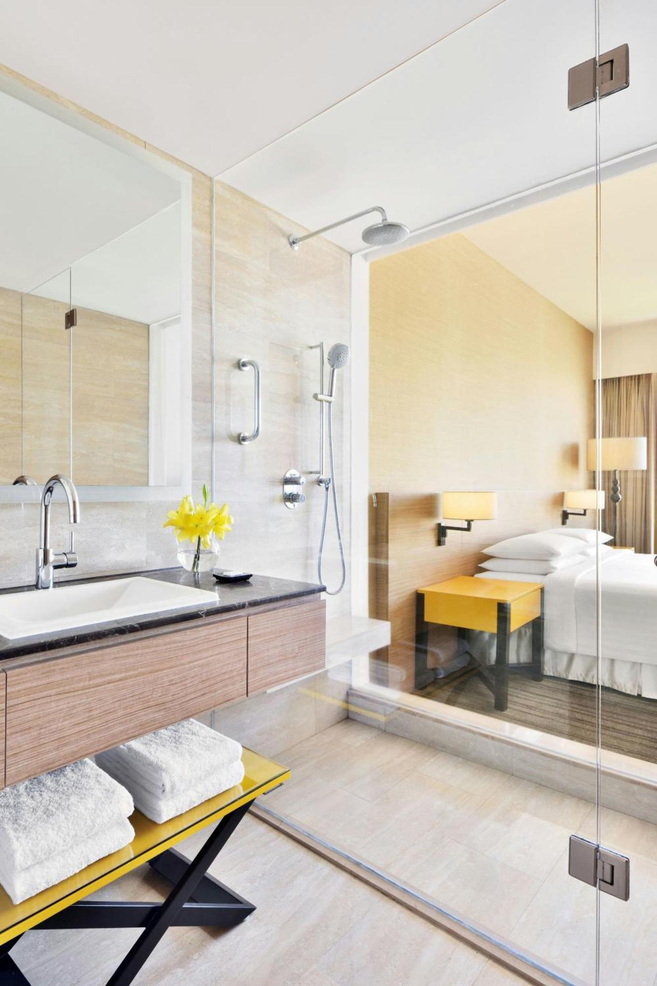 Courtyard By Marriott Bengaluru Outer Ring Road Hotel Buitenkant foto
