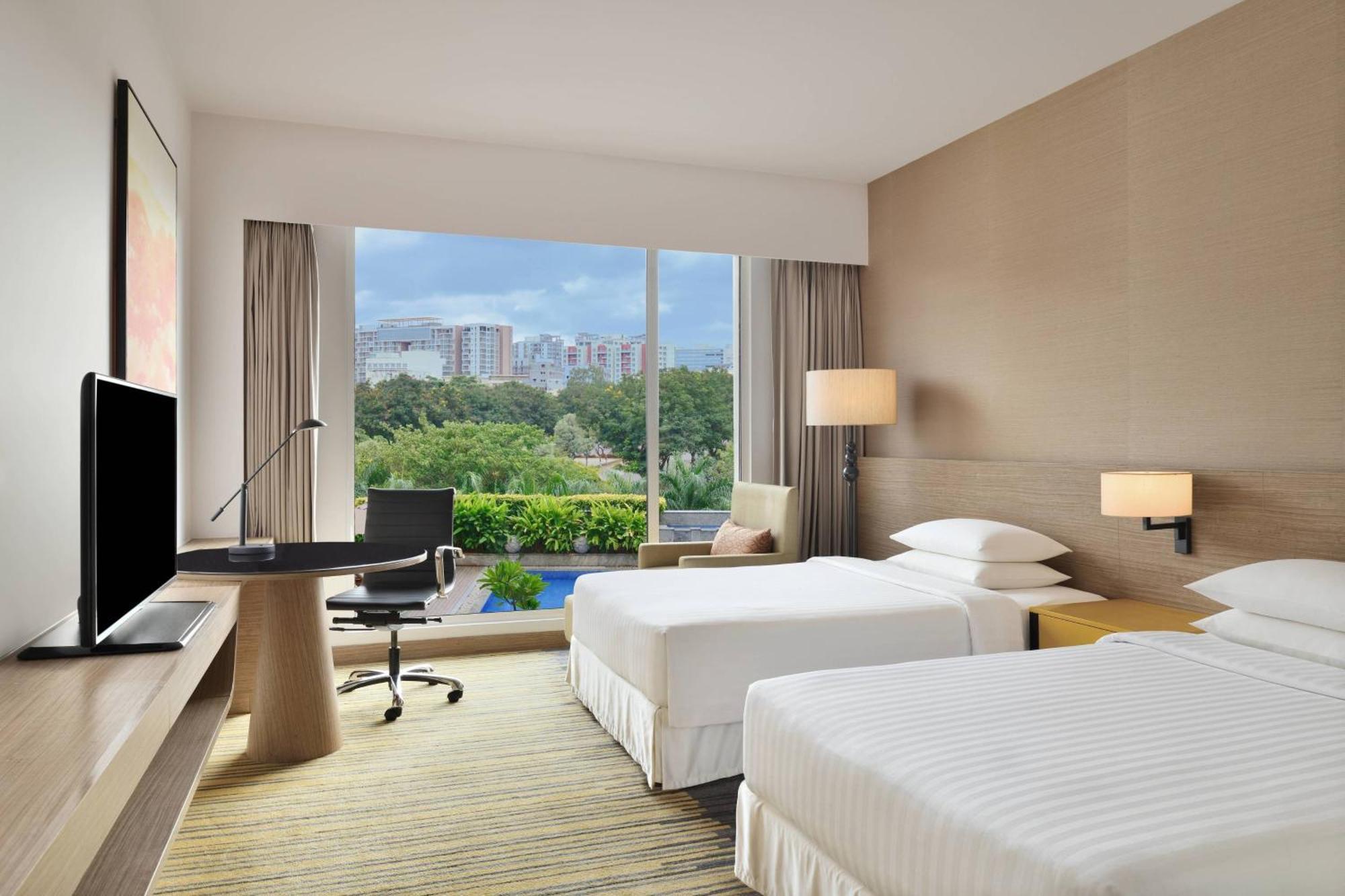 Courtyard By Marriott Bengaluru Outer Ring Road Hotel Buitenkant foto